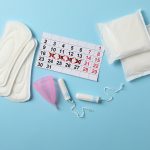 Absorventes gratuitos pelo SUS: veja como funciona o benefício e quem pode receber